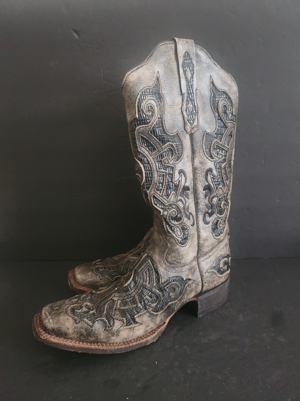 Mark Tanner Distressed Western Heeled Boots Womens Size 9.5